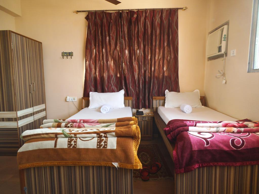 City Centre Hotell Agartala Rum bild