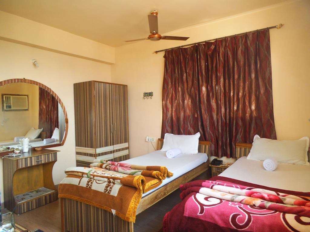 City Centre Hotell Agartala Rum bild