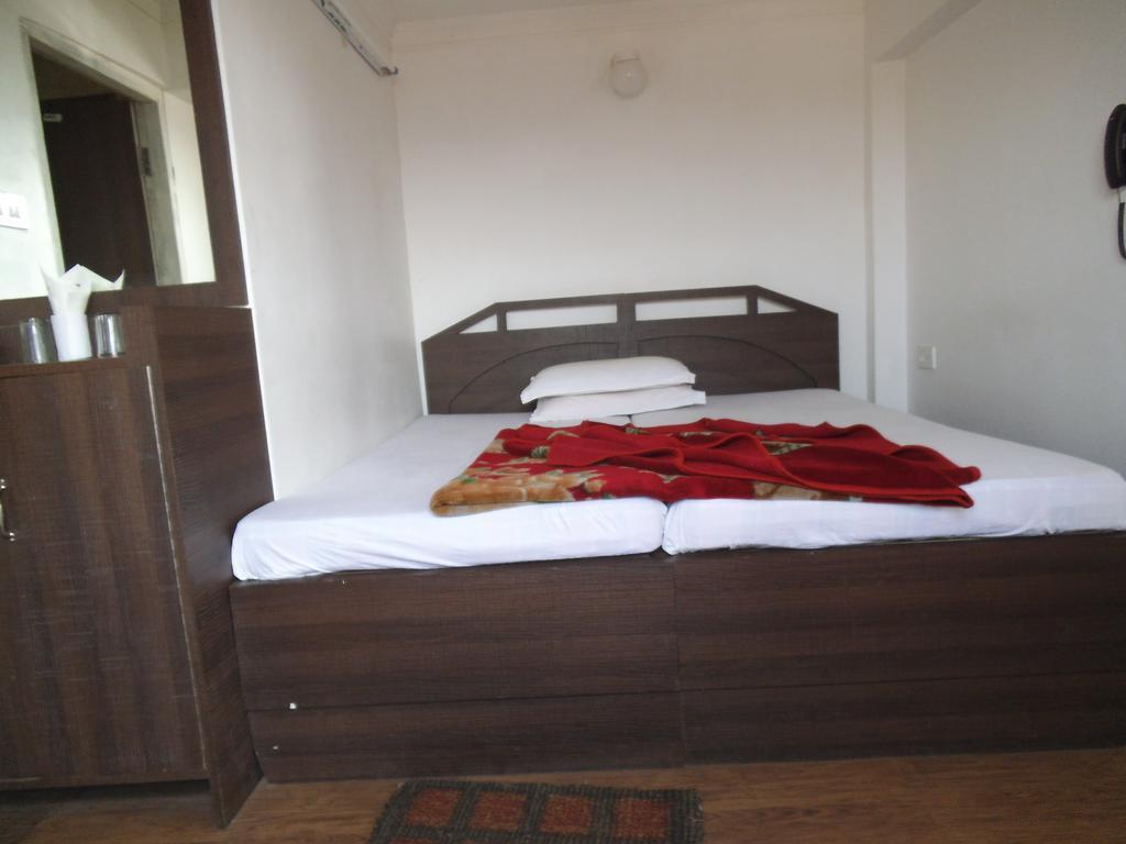 City Centre Hotell Agartala Rum bild